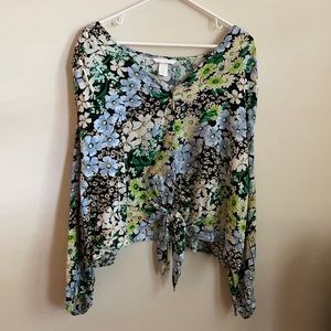 Long sleeve cropped summer blouse